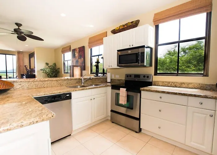 Picturesque With Spectacular Ocean Views & Club Access * Coco