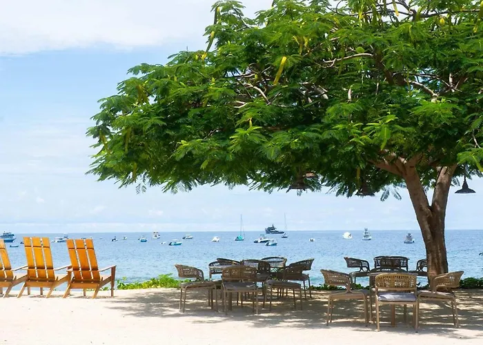 Picturesque With Spectacular Ocean Views & Club Access